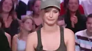 قد ، مضبوط اور lusty جیل نرس ہوجاتا ہے عشق بازی و سکس اور توہین مطیع قیدی