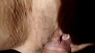 دلکش ایشیائی شہزادی ادا کرتا سکس خشن از عقب ہے اور pisses بستر پر