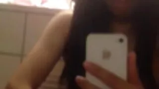 Busty سفید فام سکسی خود ارضایی لڑکی Mae Meyers کے ایک کٹر نسلی gangbang