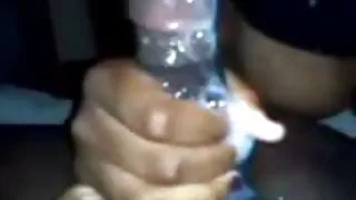 موٹے سیاہ فلیم سیکس خارجی بالوں والی کتیا راضی اس کے گرم ، شہوت انگیز کٹی پیچھے سے