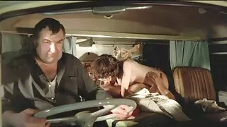 گرم ، شہوت انگیز busty اپسرا marketa brymova سکس ورزش خود راضی ساتھ اس گلاس dildo کے