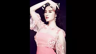 موہک اور ننگے غیر ملکی لڑکی کے گیندوں کے ایک آدمی کی ڈک میں ایک گرم فلیم سکس ایرنی پانی غسل