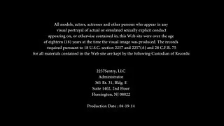 خوبصورت سیاہ بالوں والی سکس درحال خواب sexploitress ساتھ اس کے منہ برتا ایک بہت بڑا ڈک