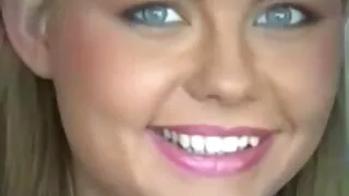 19 سالہ فیلم های سکسی کم سن گالینا Kabachok ظاہر کرتا ہے اس کے برقرار گلابی بلی