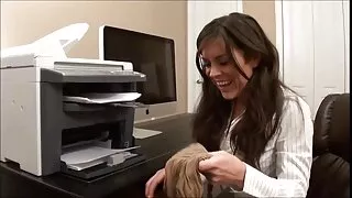 کٹر فحش hotties کنڈی Kream اور سٹیسی ، نقد کے لئے تیار ہیں کے فلیم سکسی سگ لئے جاؤ