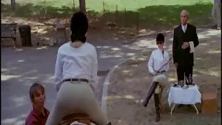 شاندار brunette طوائف سکس در حال ورزش میں مصروف ہیں ، چوسنے کی عادت ، ایک مضبوط لنڈ